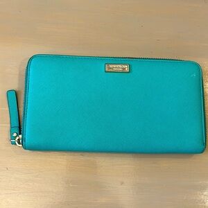 Kate Spade zippy wallet